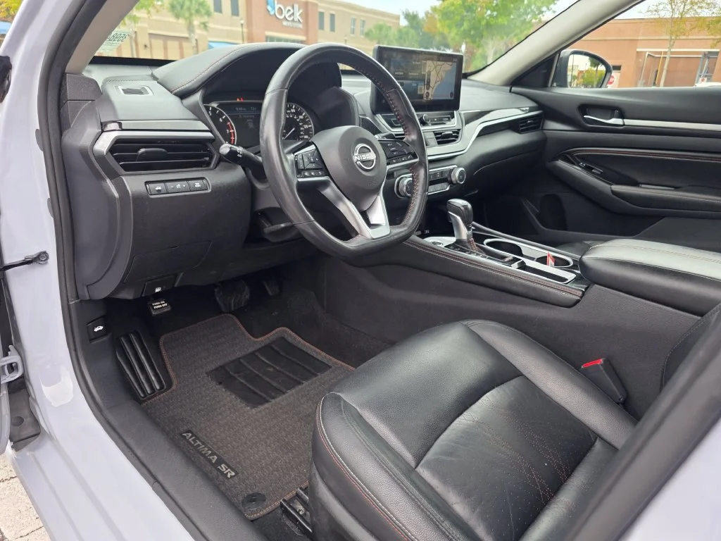 Used 2023 Gray Nissan SR FWD image 11