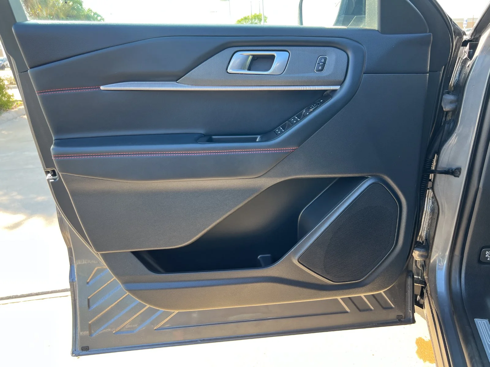 Used 2025 Gray Ford ST-Line image 15
