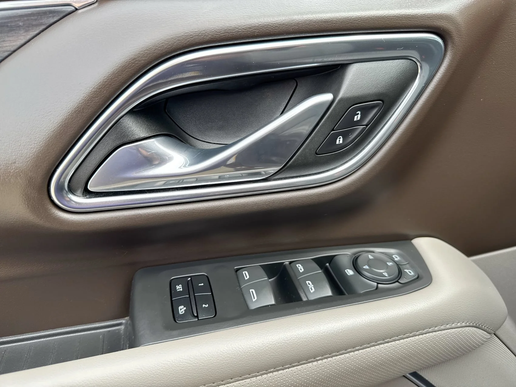 2023 GMC Yukon SLT - Photo 13