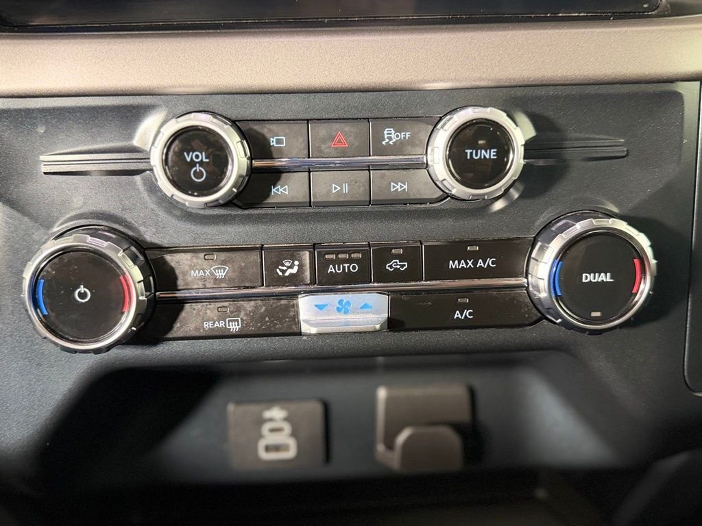 Used 2025 Black Ford XLT image 9