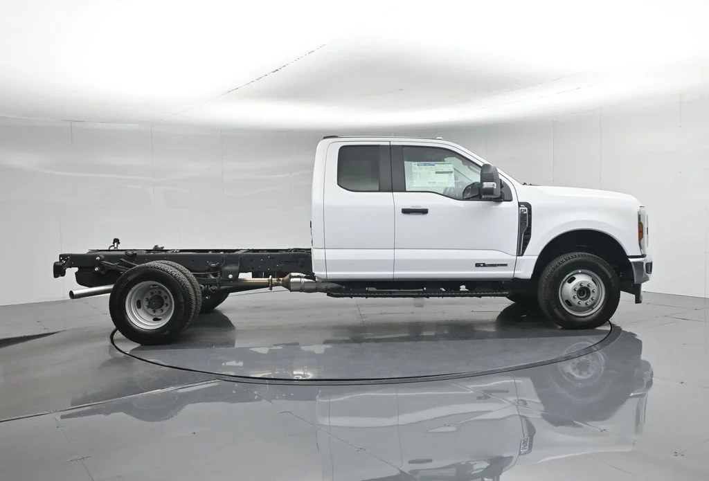 New 2025 White Ford XL image 22