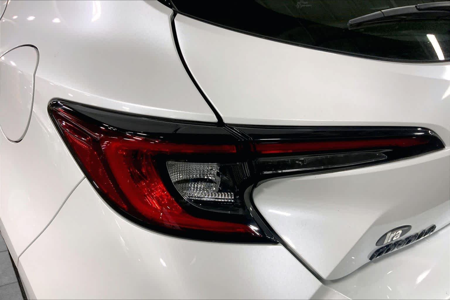 Used 2024 Wind Chill Pearl Toyota SE image 29