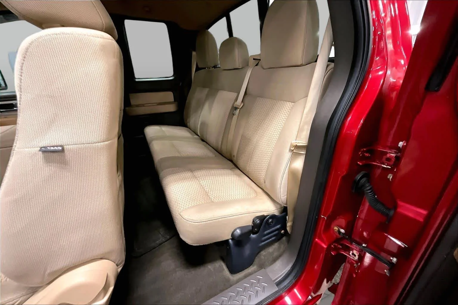 Used 2011 Red Candy Metallic Tinted Clearcoat Ford XLT image 20