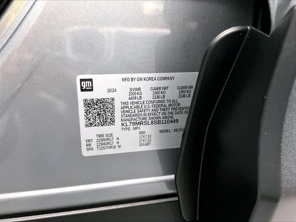 Used 2025 Sterling Gray Metallic Chevrolet LT image 33