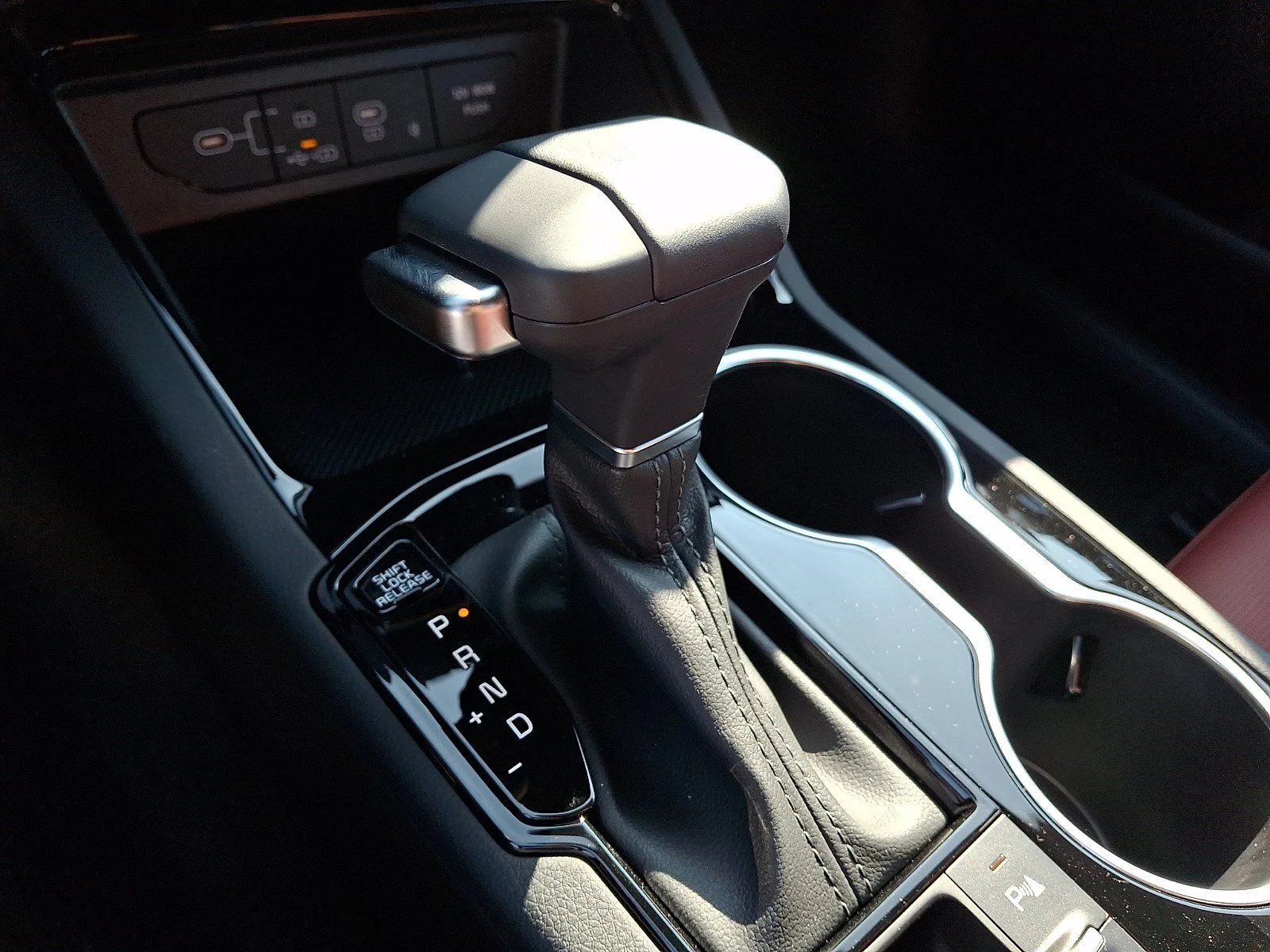 New 2026 Wolf Gray Kia GT-Line FWD image 7