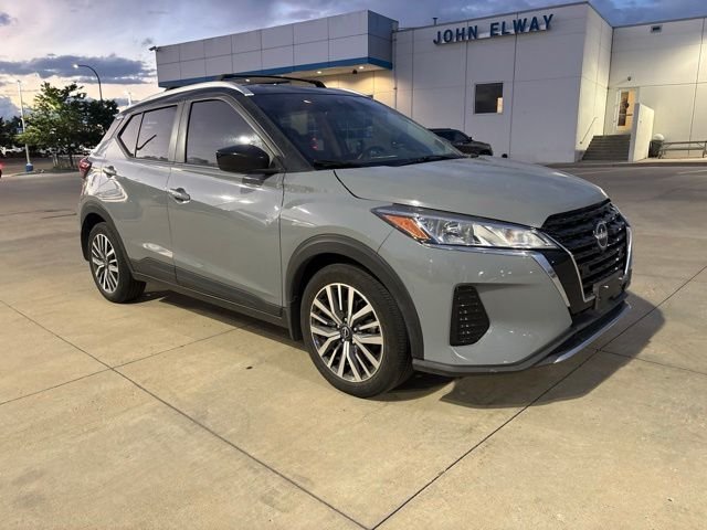 Used 2023 Gray Nissan SV image 3