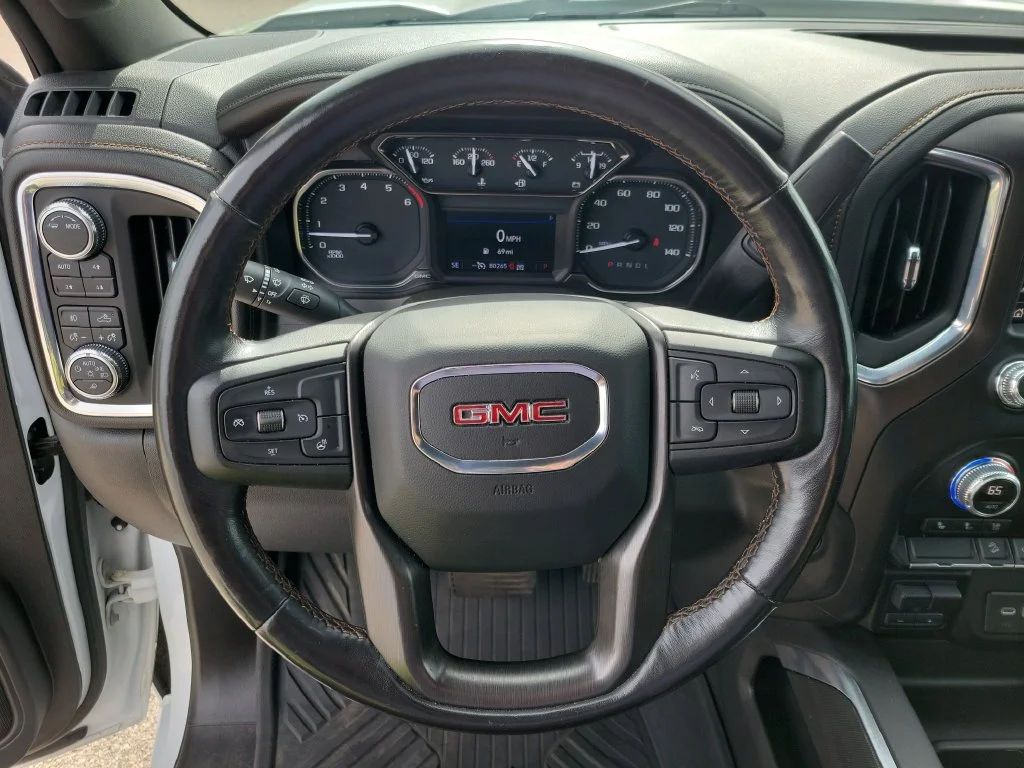 Used 2021 White GMC AT4 image 23