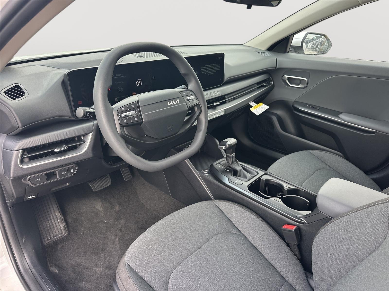 New 2025 Snow White Pearl Kia LX image 8