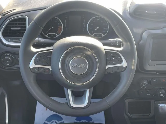Used 2020 Gray Clearcoat Jeep Latitude image 13