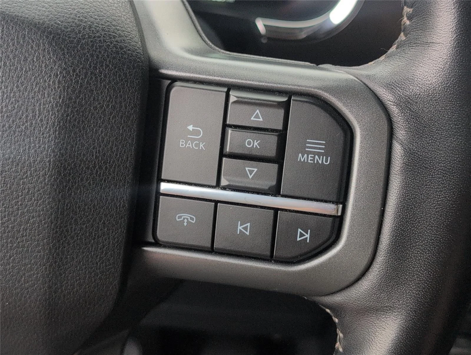 Used 2022 Iconic Silver Ford LARIAT image 27
