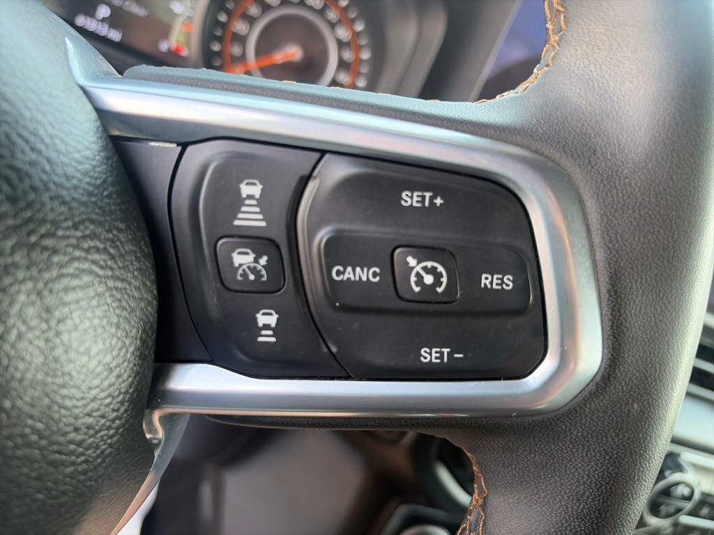 Used 2024 Earl Clearcoat Jeep Sahara image 39