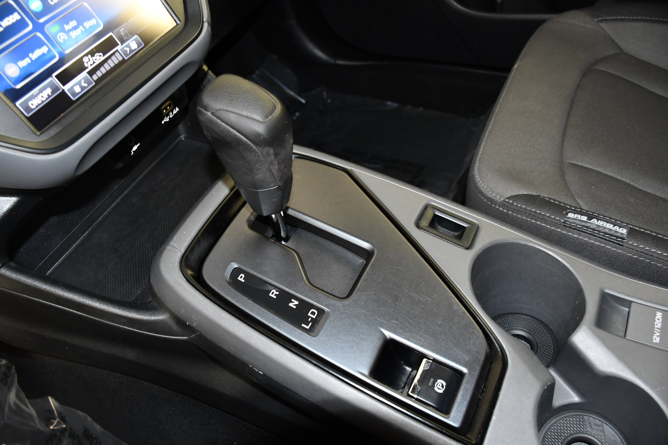 Used 2024 Crystal White Pearl Subaru Base image 30