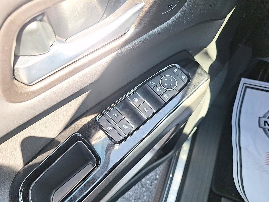 Used 2025 Gun Metallic Nissan Platinum image 10