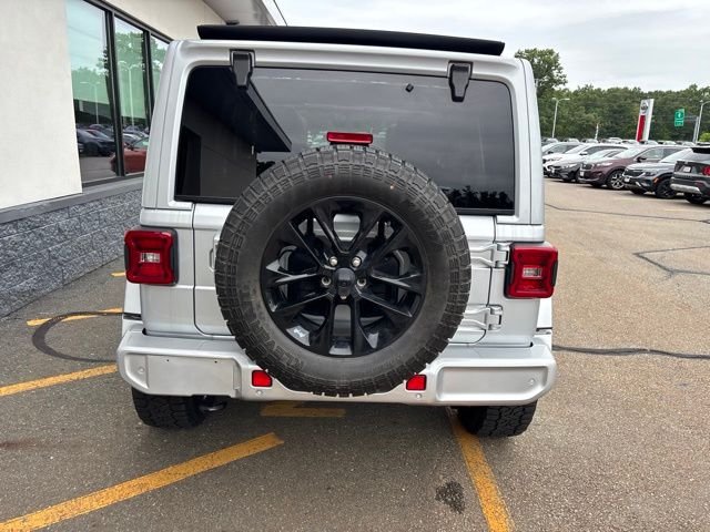 Used 2022 Silver Jeep Unlimited Sahara High Altitude image 6