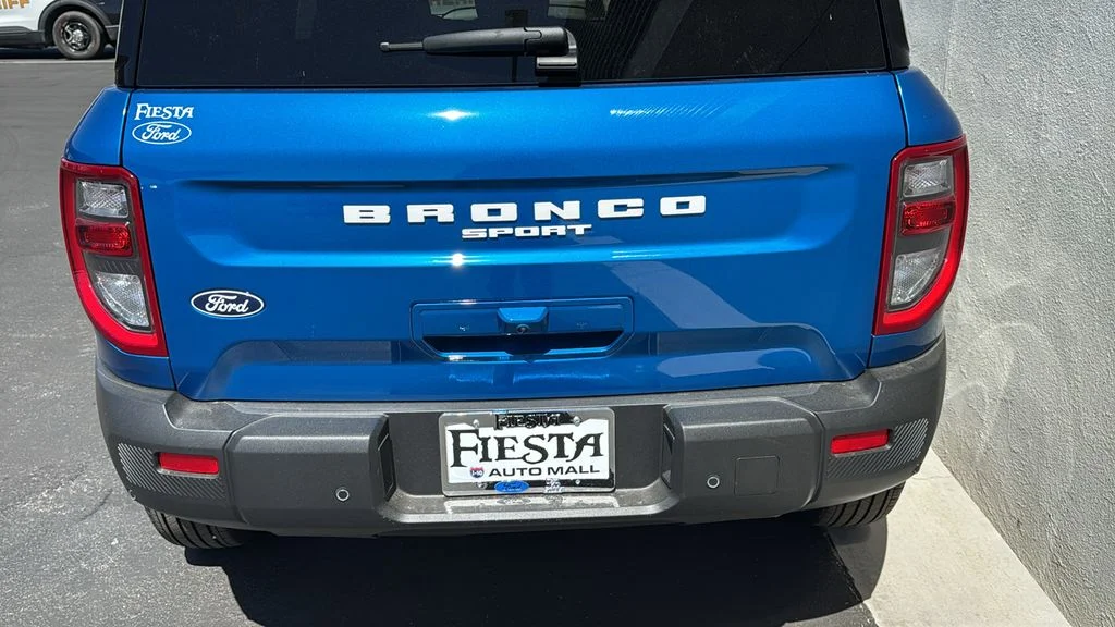 New 2026 Velocity Blue Metallic Ford Outer Banks® image 6