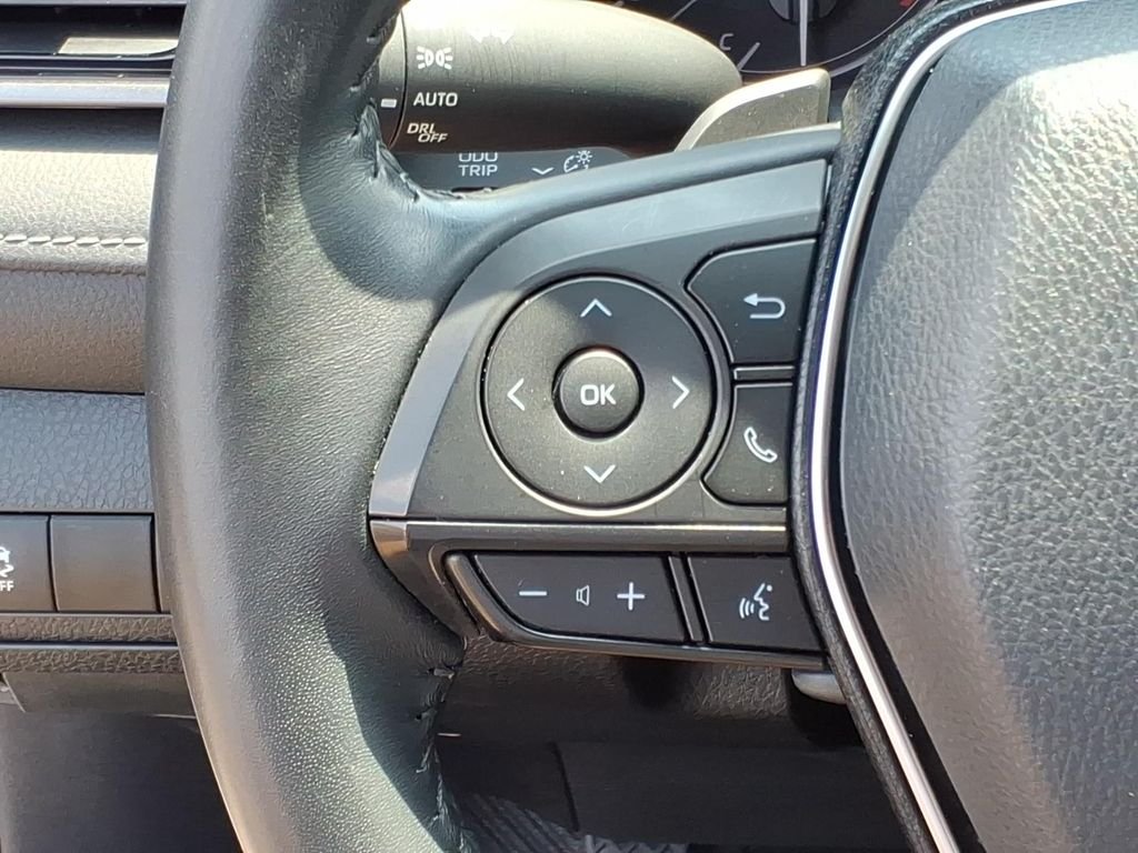 Used 2020 Super White Toyota SE image 16
