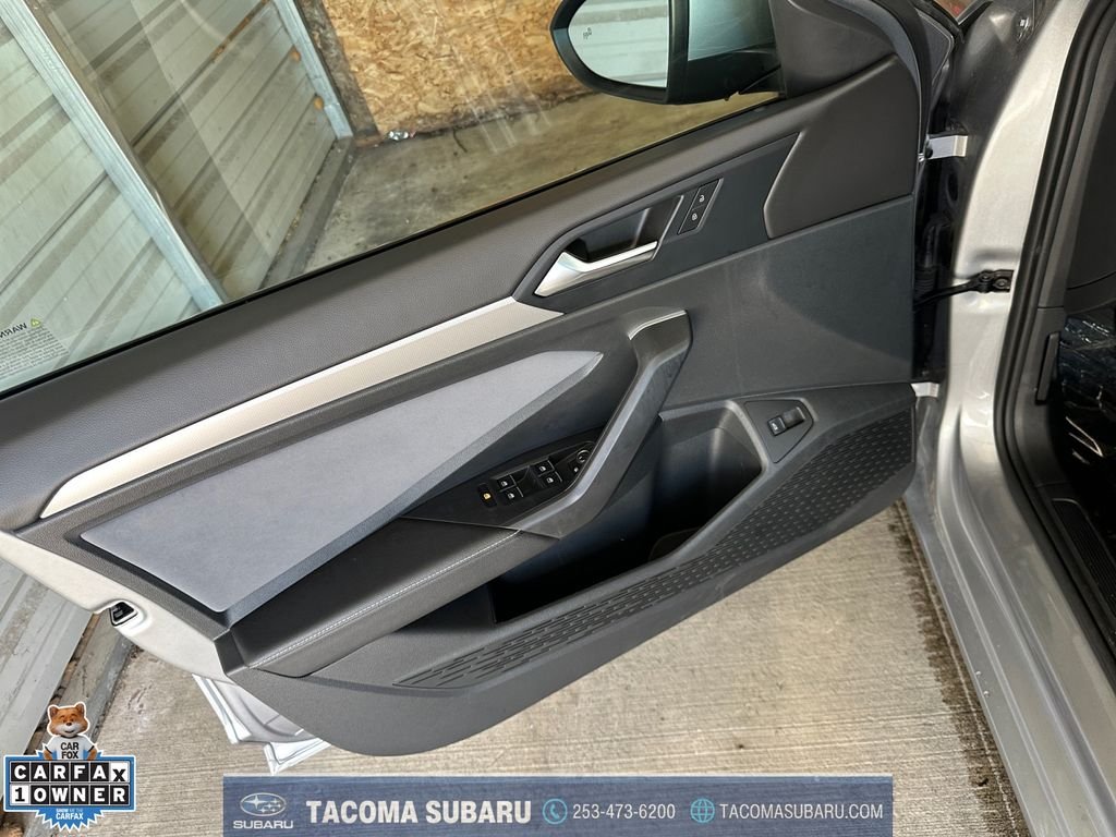 2025 Volkswagen Jetta SE - Photo 11