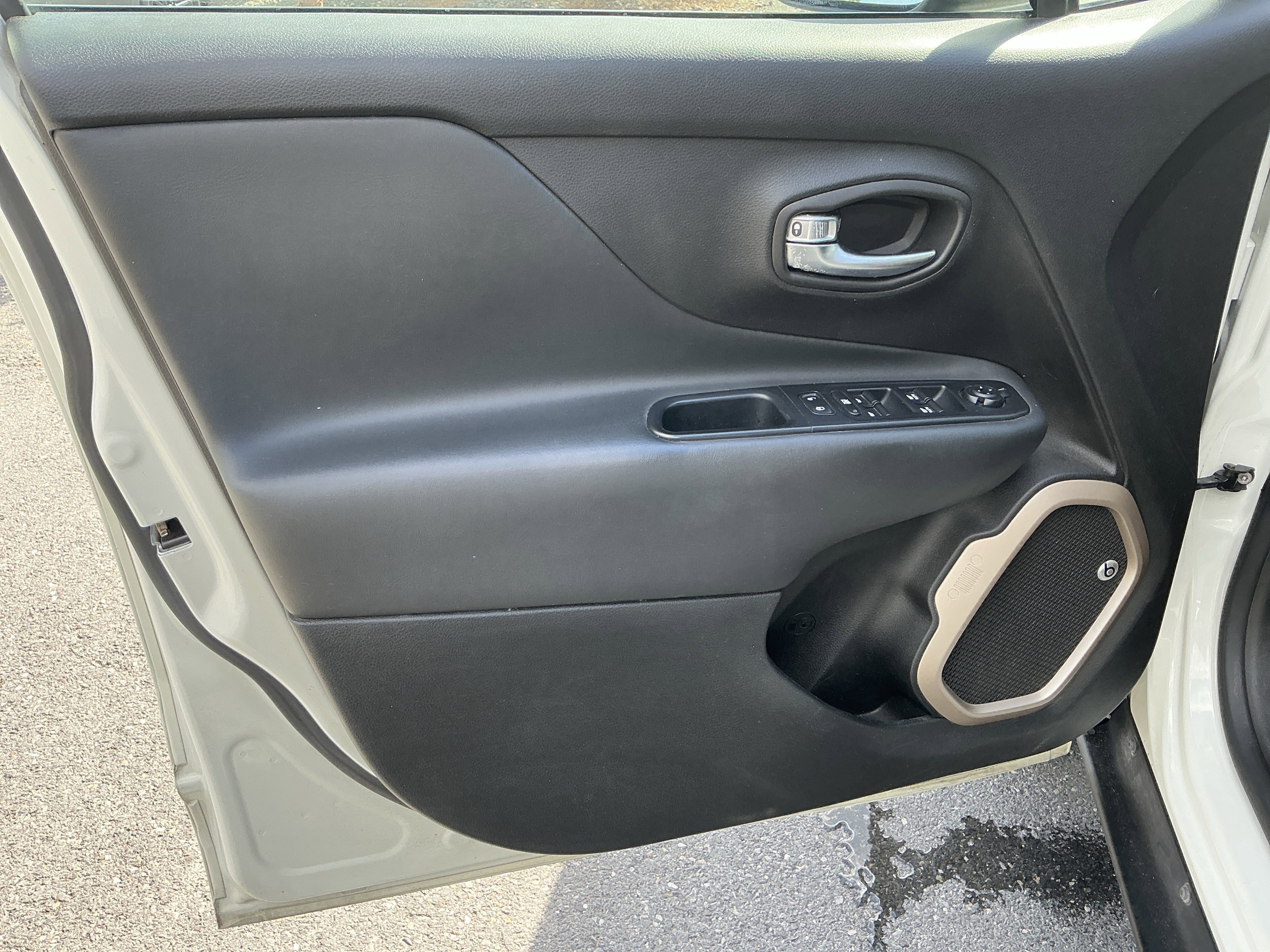 Used 2017 Alpine White Jeep Deserthawk image 18
