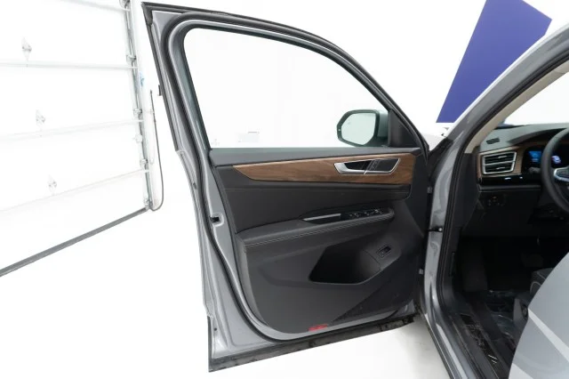 2026 Volkswagen Atlas SE w/Tech - Photo 18