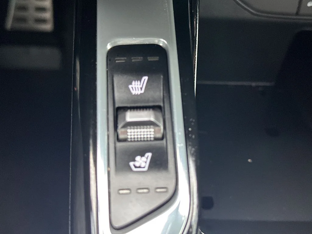 Used 2024 White Kia X-Line SX Prestige image 31