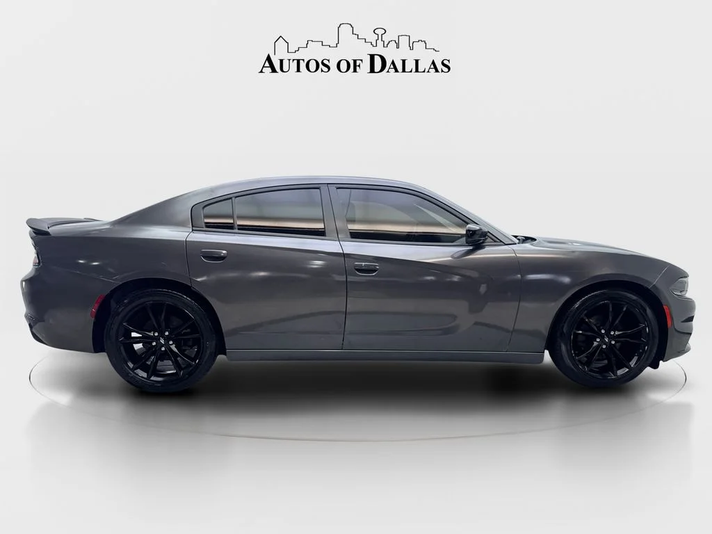 Used 2018 Gray Dodge SXT image 10