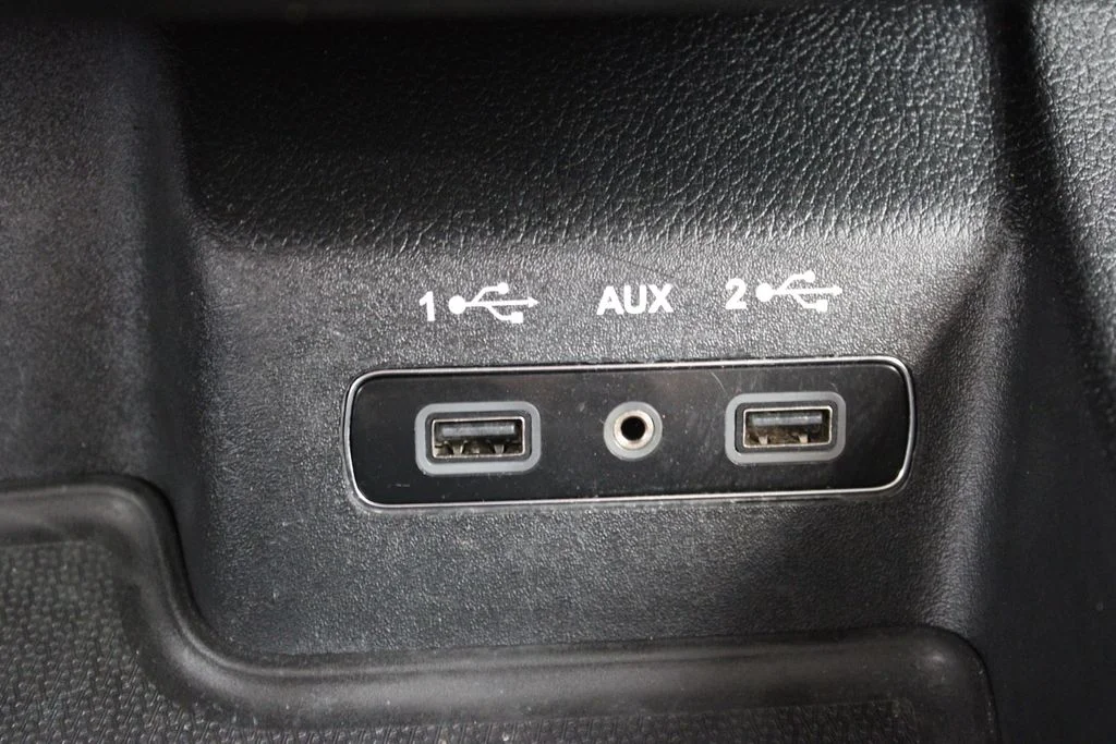 Used 2019 Billet Clearcoat Dodge SXT image 19