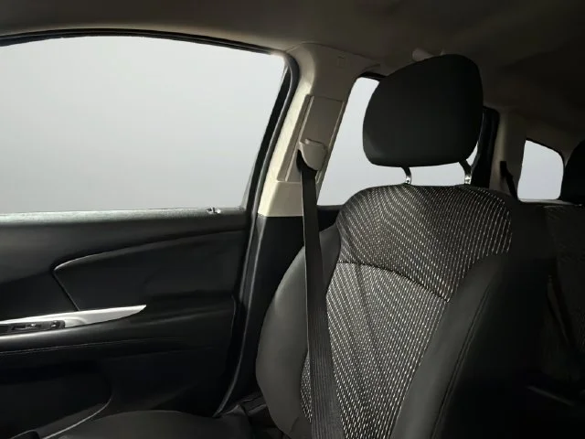 Used 2020 White Dodge SE image 29