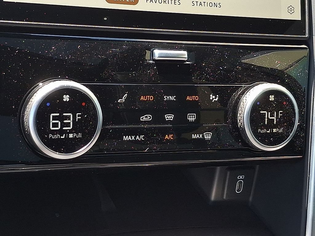 New 2026 Fuji White LAND ROVER Gemini Edition image 13
