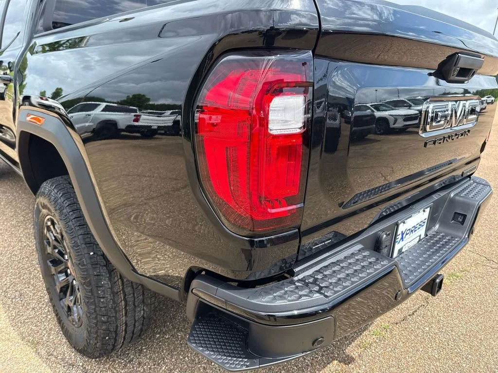 New 2026 Onyx Black GMC Elevation image 11