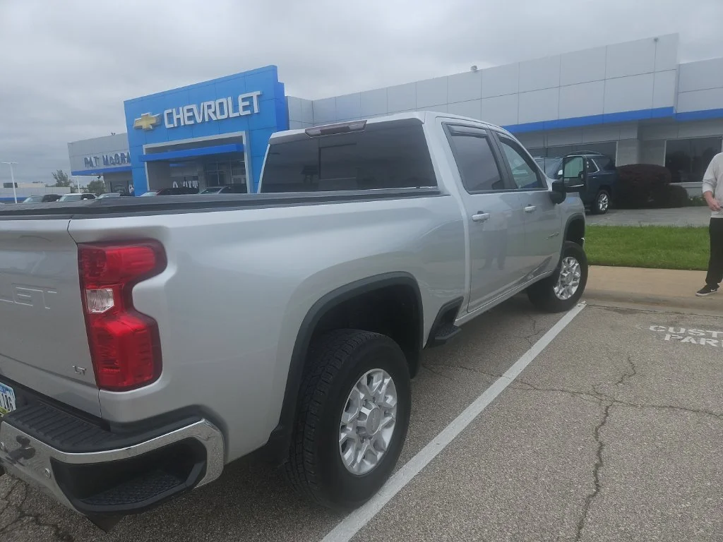 Used 2020 Silver Chevrolet LT image 4