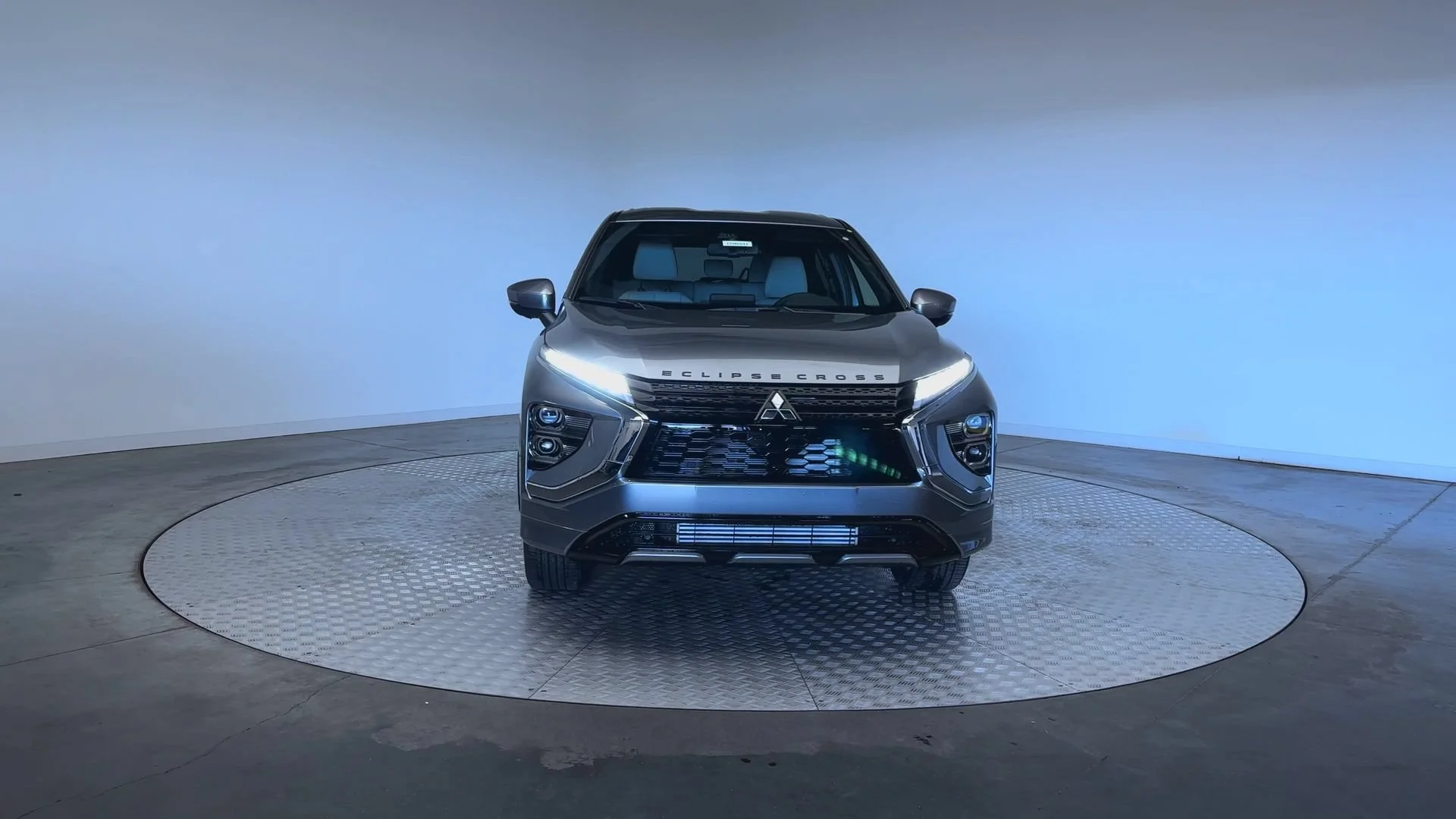New 2026 Mercury Gray Metallic Mitsubishi SEL image 3