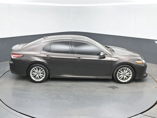Used 2018 Brown Toyota XLE image 39