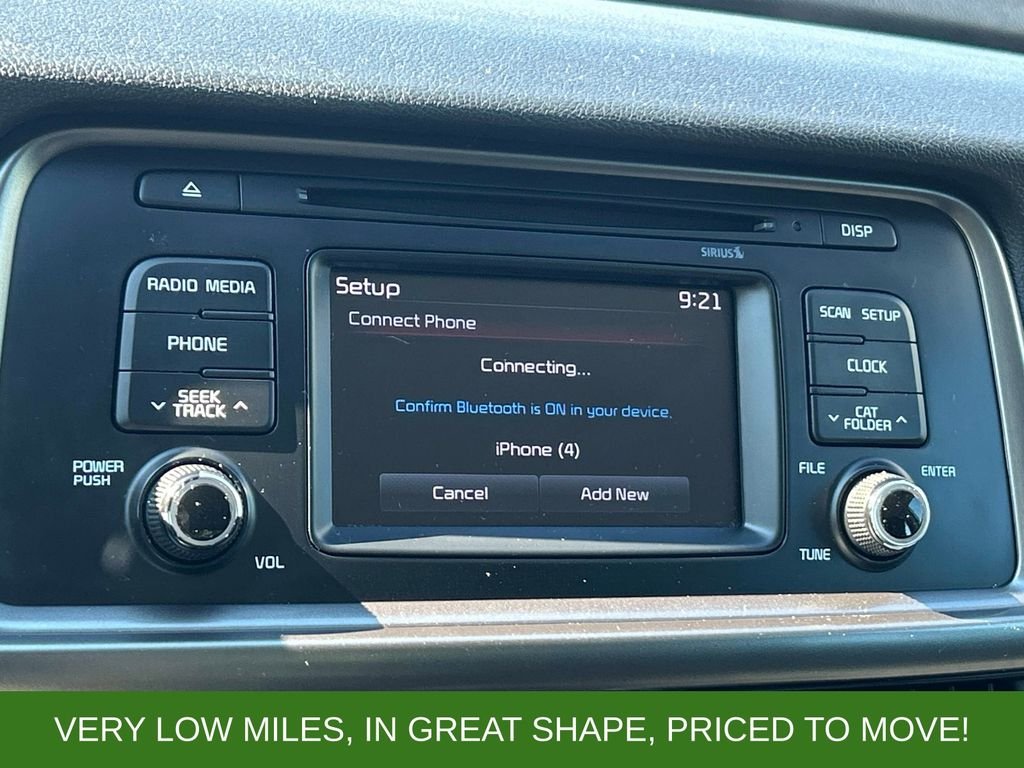 Used 2017 Silver Kia LX image 27