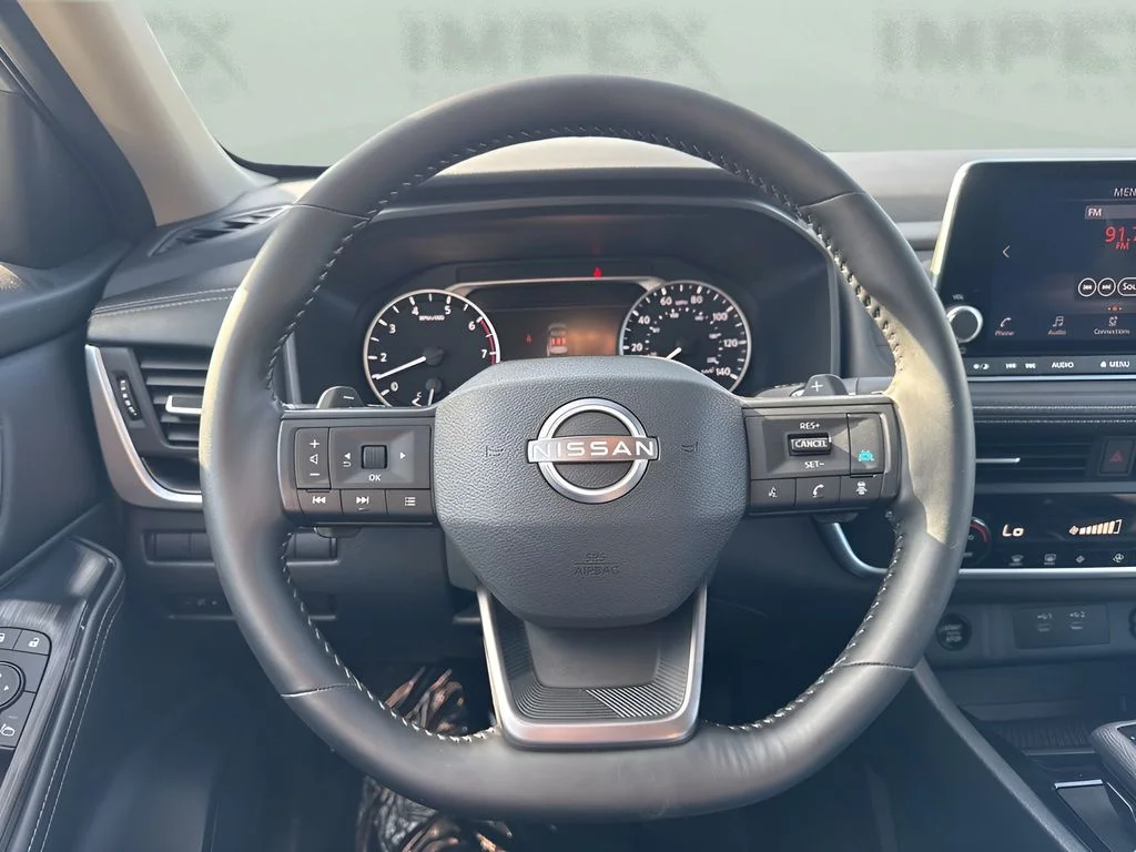 Used 2025 Silver Nissan SV image 13