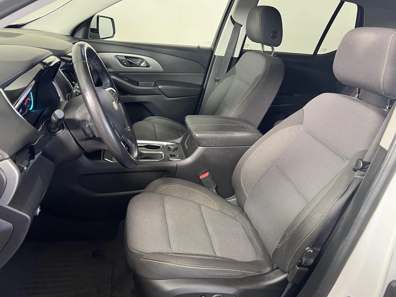 Used 2020 SUMMIT WHITE Chevrolet LT Cloth image 21