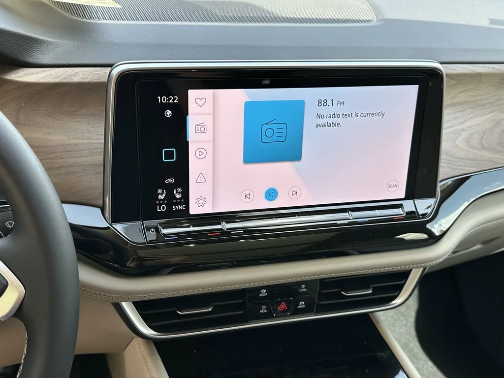 New 2026 White/off-white Volkswagen 2.0T SE w/Technology image 23