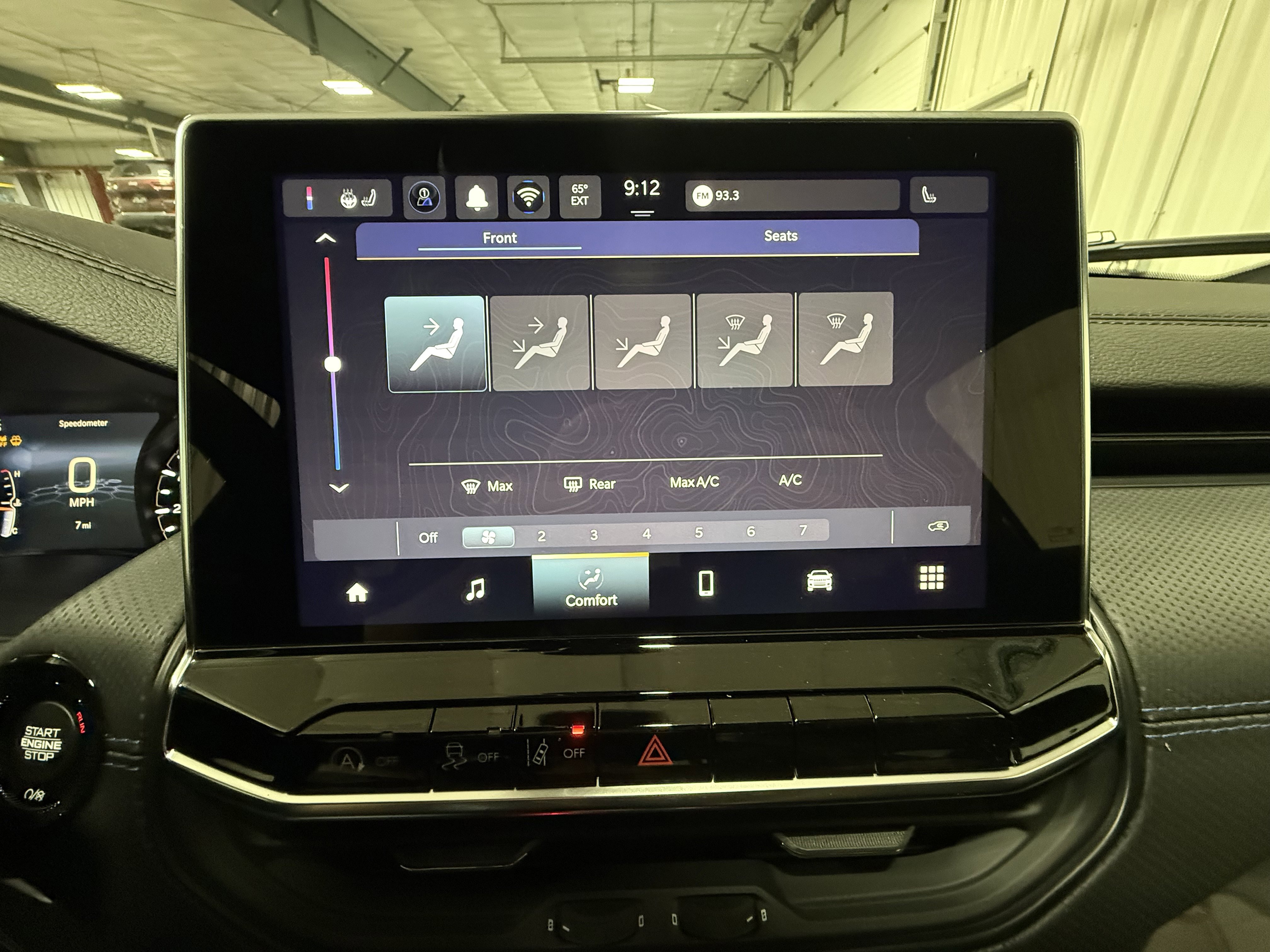 New 2026 Red Hot Pearlcoat Jeep Latitude Altitude image 29