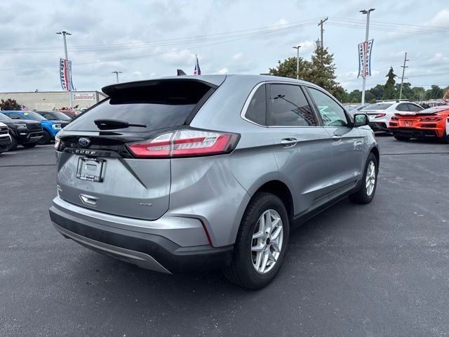 Used 2024 Silver Ford SEL image 6
