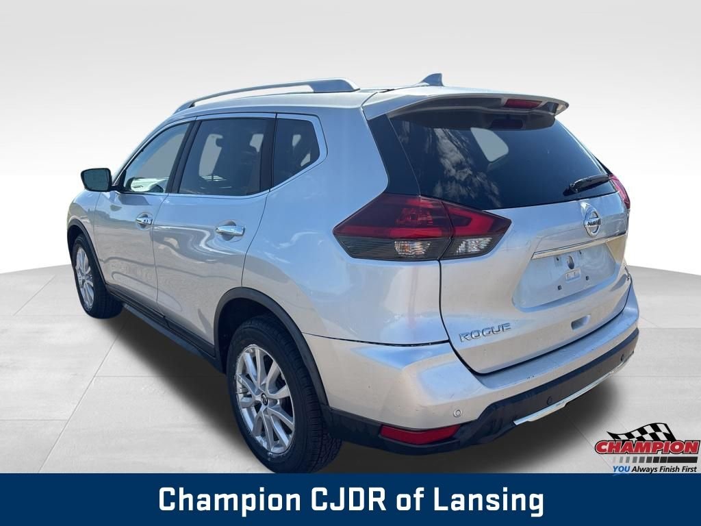 Used 2019 Brilliant Silver Metallic Nissan SV image 5