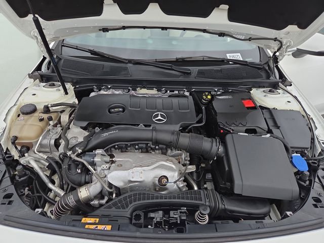 Used 2020  Mercedes-Benz CLA 250 image 34