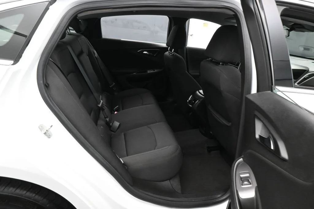 Used 2024 Summit White Chevrolet LT image 34
