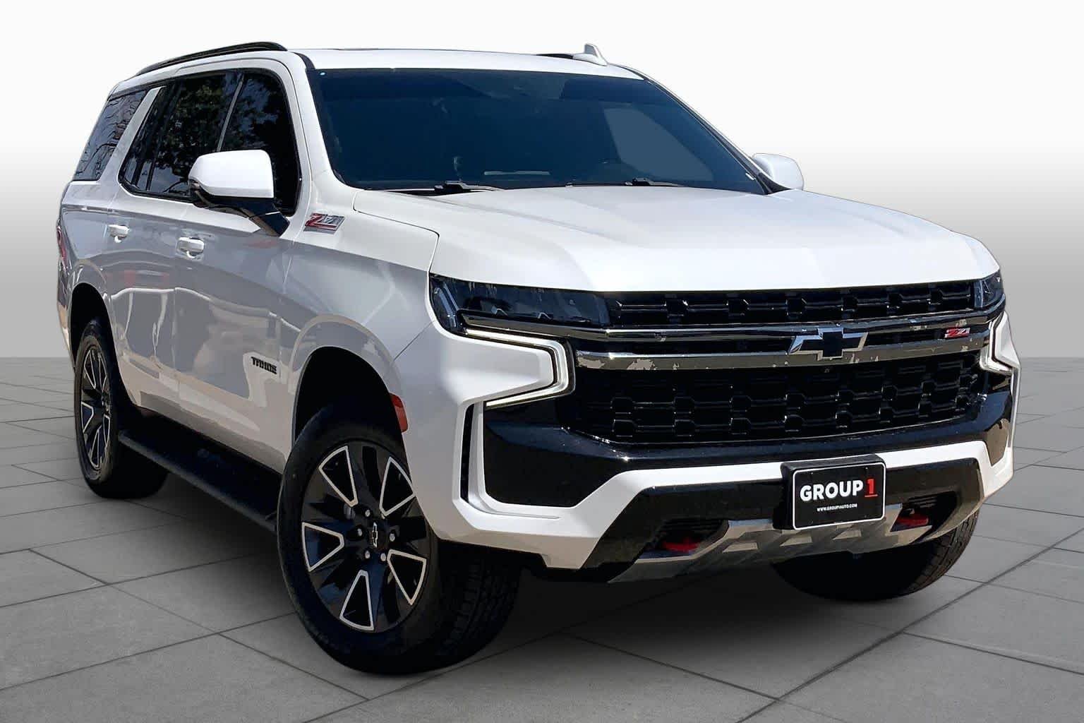 Used 2022 Iridescent Pearl Tricoat Chevrolet Z71 image 3