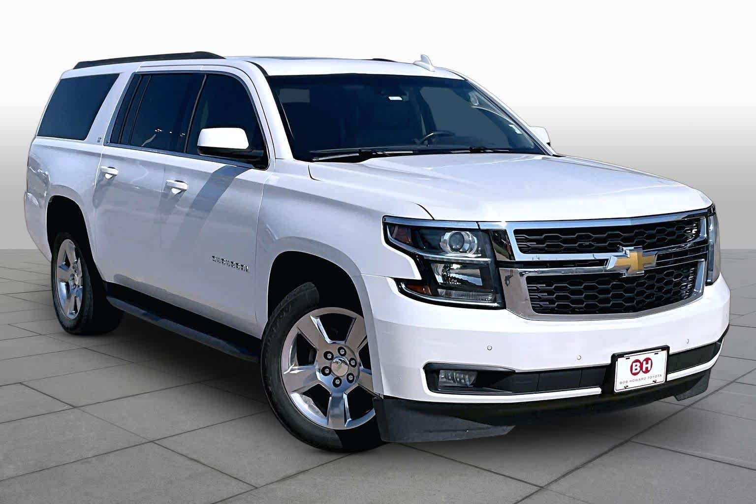 Used 2018 Iridescent Pearl Tricoat Chevrolet LT image 2