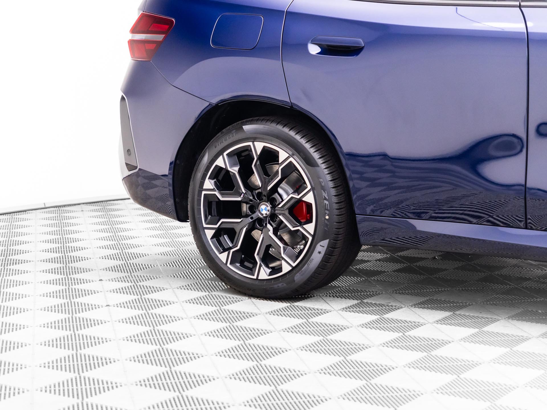 New 2026 Tanzanite Blue II Metallic BMW 30 xDrive image 36
