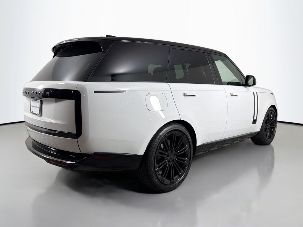 New 2026 Fuji White Land Rover SE image 5