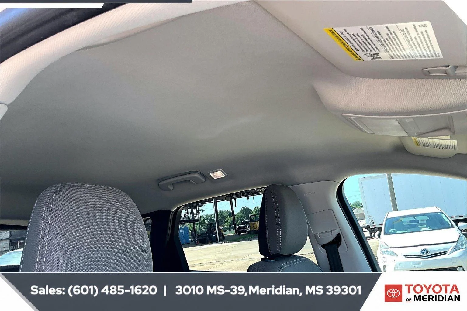 Used 2022 Oxford White Ford SE image 16