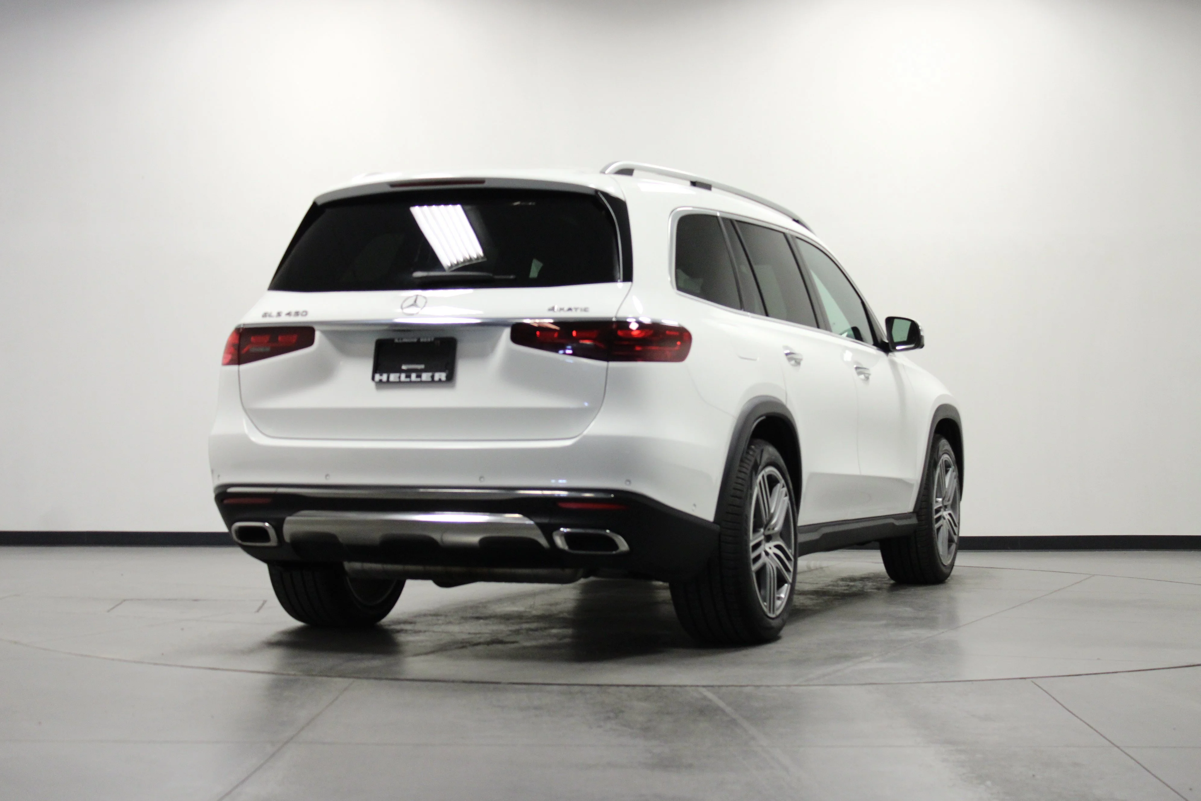 Used 2026 Polar White Mercedes-Benz GLS 450 image 4