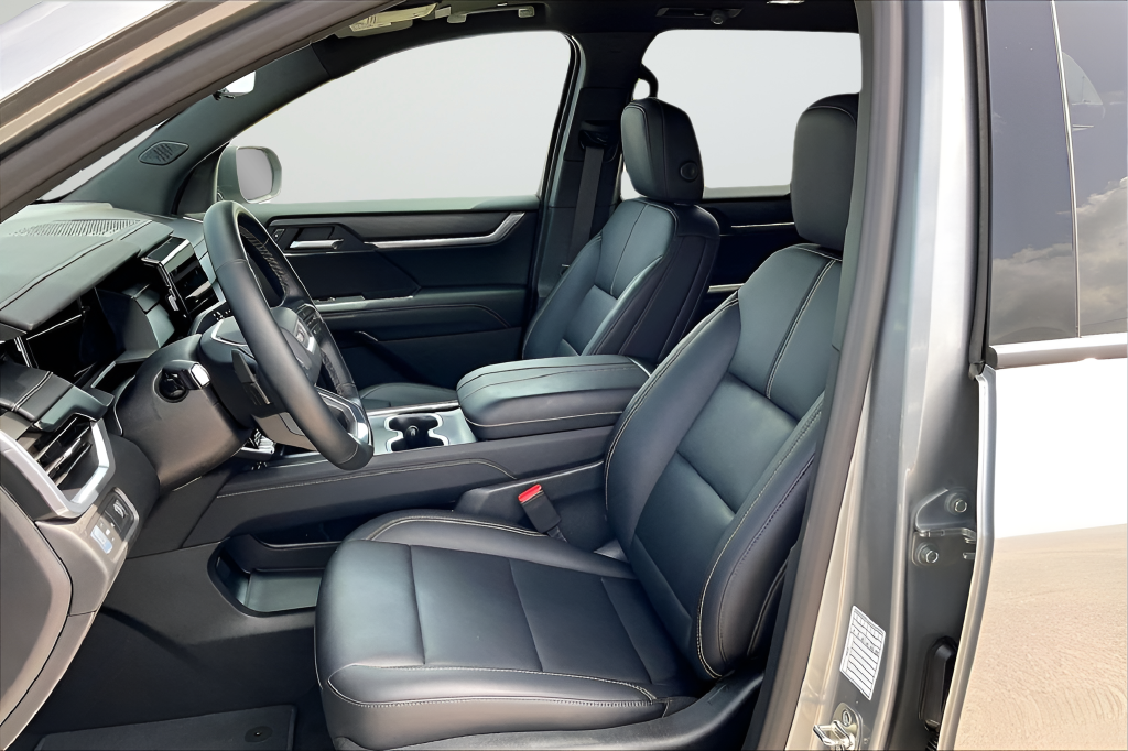 Used 2026 Silver GMC Elevation image 17