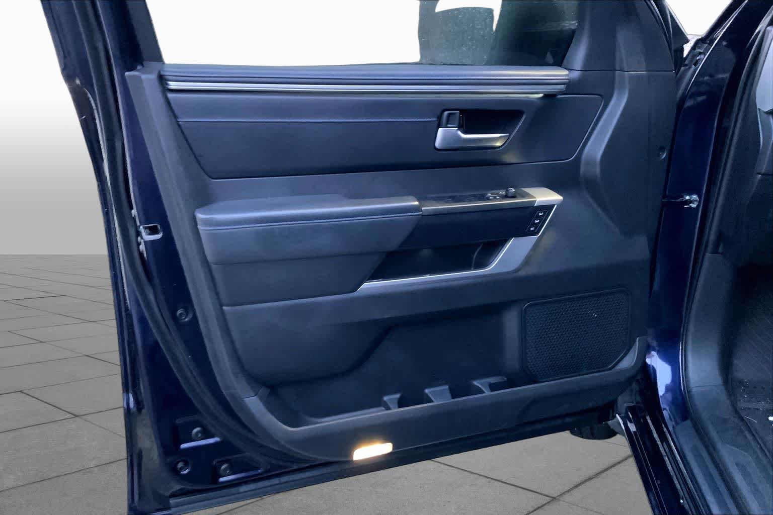 Used 2025 Blueprint Toyota Platinum Hybrid image 21