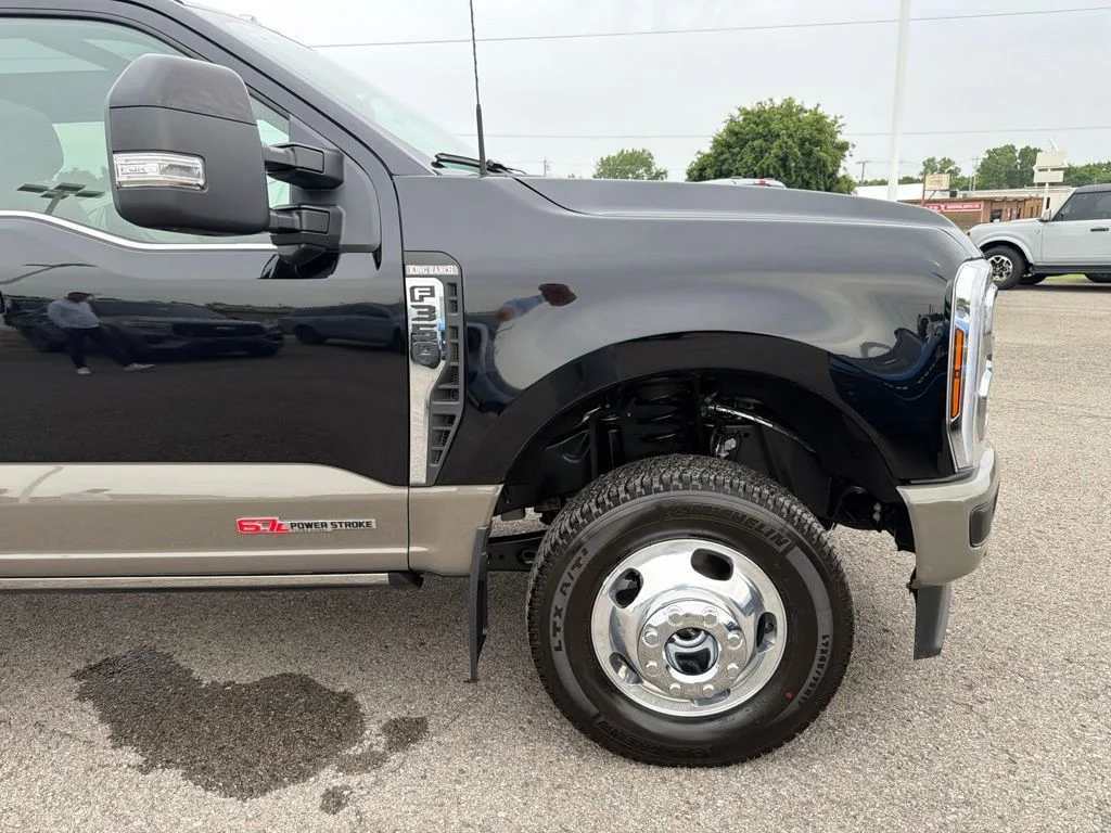 New 2026 Agate Black Metallic Ford King Ranch image 29